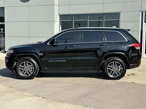2019 Jeep Grand Cherokee Laredo E