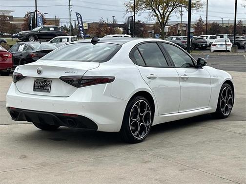 2025 Alfa Romeo Giulia Base