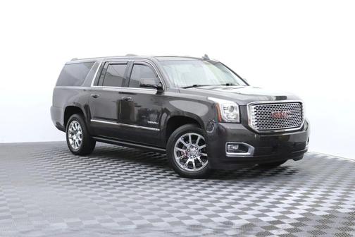 Gray 2017 GMC Yukon XL Denali