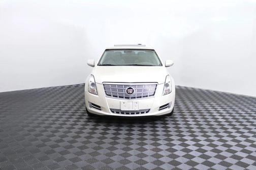 White Diamond Tricoat 2013 Cadillac XTS Platinum