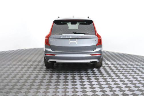 Gray 2018 Volvo XC90 T6 Momentum