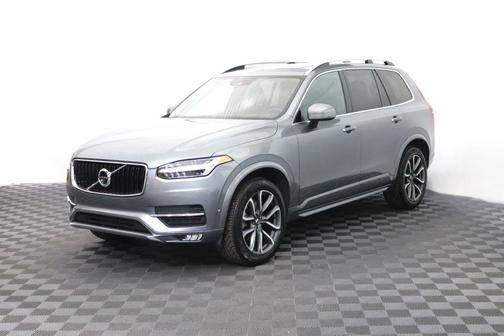 Gray 2018 Volvo XC90 T6 Momentum
