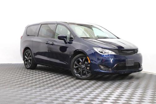 Jazz Blue Pearlcoat 2019 Chrysler Pacifica Touring Plus