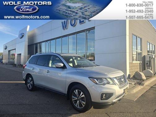 2017 Nissan Pathfinder SL