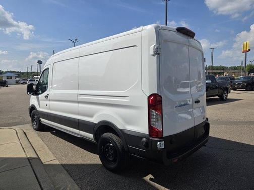 2025 Ford E-Transit Base