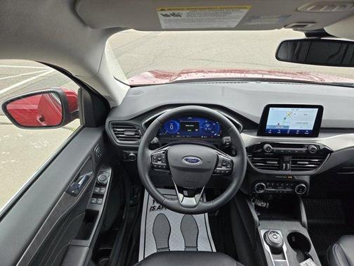 2022 Ford Escape Titanium Hybrid