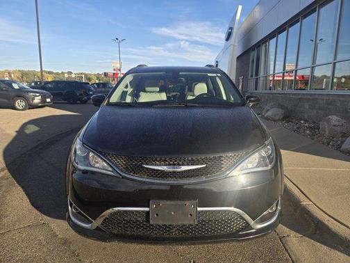 2019 Chrysler Pacifica Touring-L