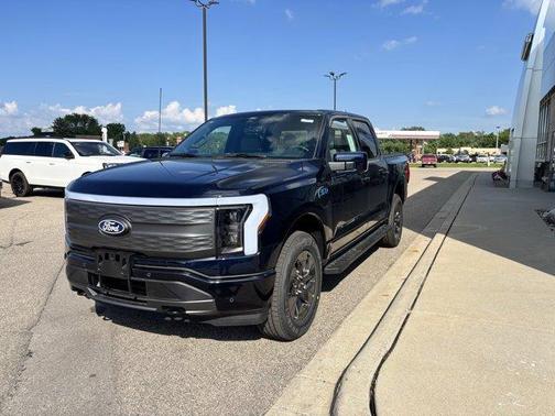 2025 Ford F-150 Lightning LARIAT