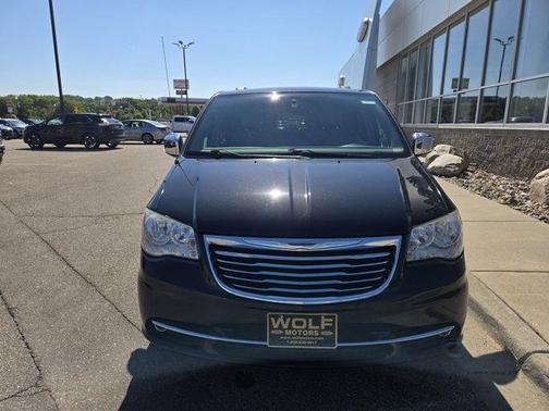 2015 Chrysler Town & Country Touring-L
