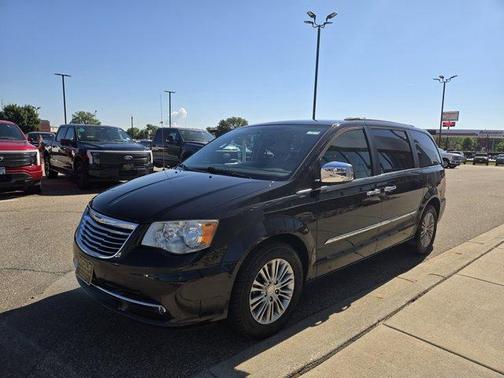2015 Chrysler Town & Country Touring-L
