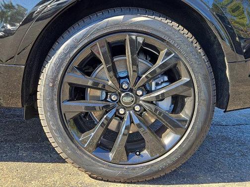 2026 Land Rover Discovery SE