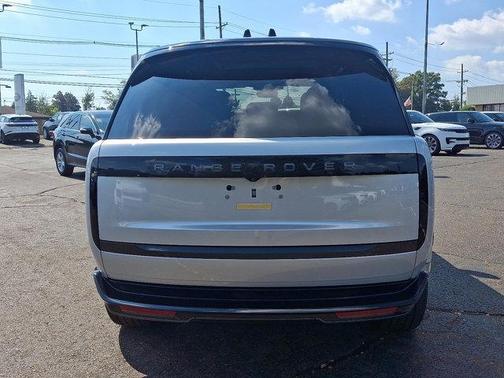 2025 Land Rover Range Rover P400 SE