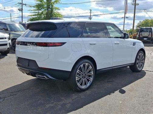 2025 Land Rover Range Rover Sport P360 SE