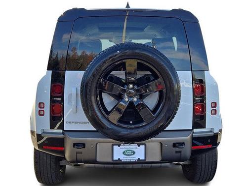 2024 Land Rover Defender P400 X-Dynamic SE
