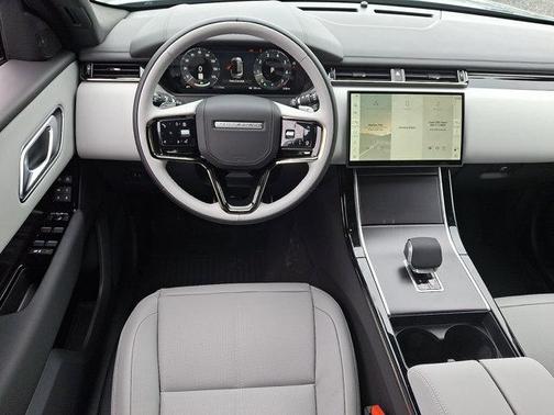 Giola Green 2026 Land Rover Range Rover Velar P250 Dynamic SE