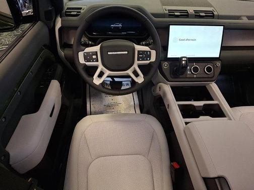 2026 Land Rover Defender P400 X-Dynamic SE