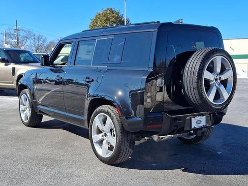2026 Land Rover Defender 110 X-Dynamic SE