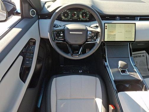 2026 Land Rover Range Rover Evoque Dynamic SE