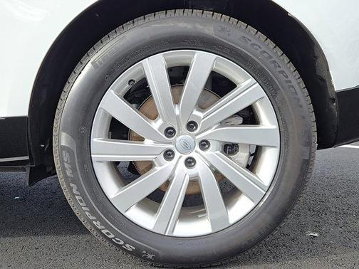 2025 Land Rover Range Rover P400 SE 7 Seat