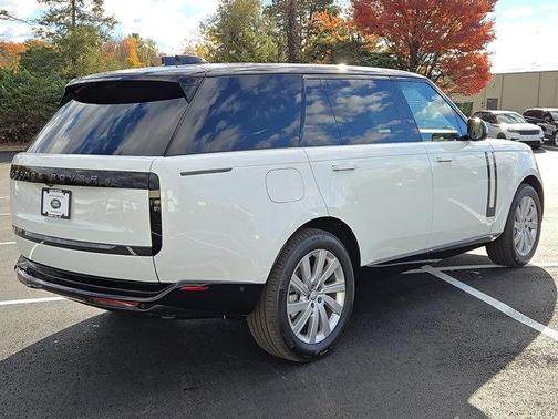 2025 Land Rover Range Rover P400 SE 7 Seat