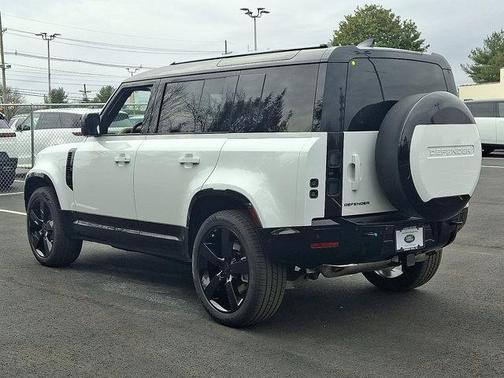 2026 Land Rover Defender 110 X-Dynamic SE