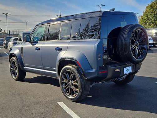 2026 Land Rover Defender OCTA