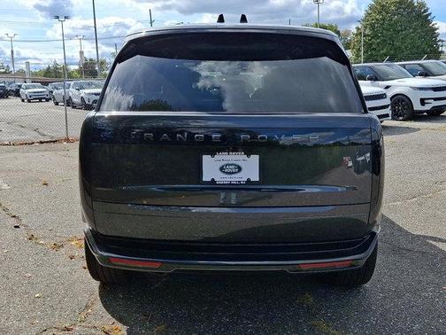 2025 Land Rover Range Rover P530 SE 7 Seat