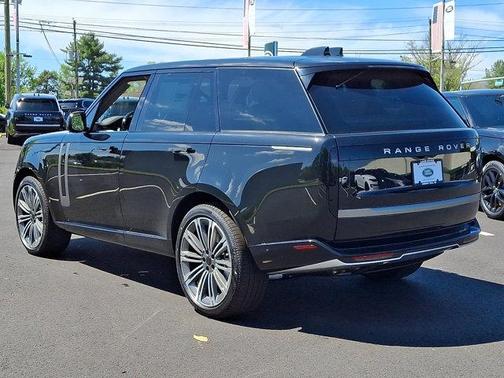 Santorini Black 2026 Land Rover Range Rover P530 SE