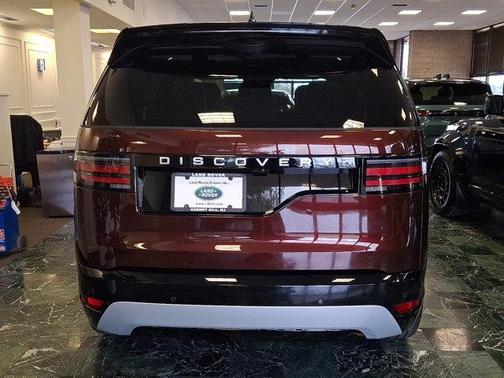 2026 Land Rover Discovery Tempest Edition