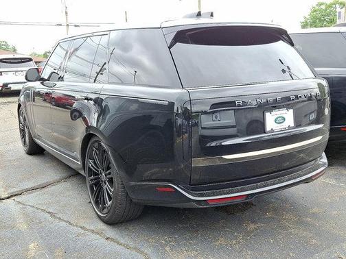 2024 Land Rover Range Rover P615 SV