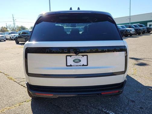 2025 Land Rover Range Rover P530 SE 7 Seat