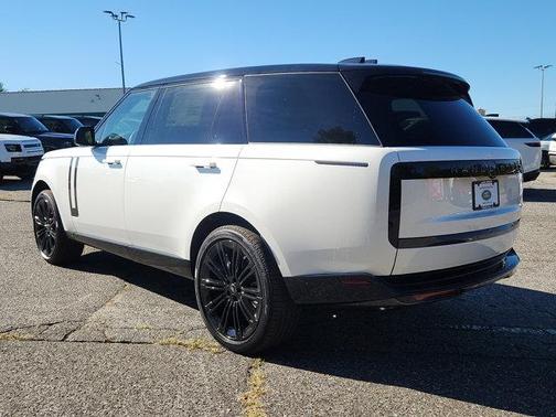 2025 Land Rover Range Rover P530 SE 7 Seat