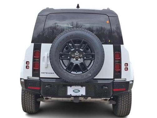 2025 Land Rover Defender P400 X-Dynamic SE
