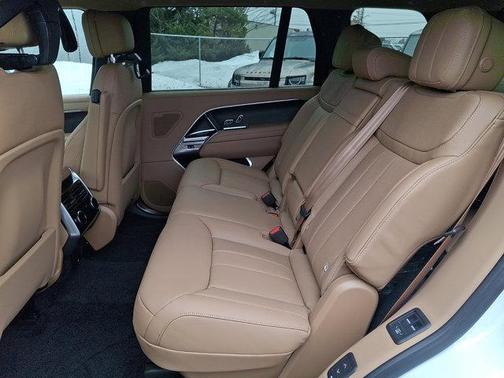 2026 Land Rover Range Rover P400 SE 7 Seat