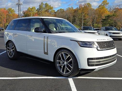 2025 Land Rover Range Rover P550e SE
