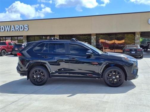 2022 Toyota RAV4 Hybrid SE