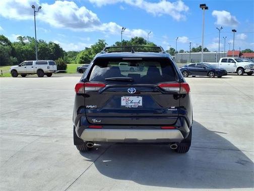 2022 Toyota RAV4 Hybrid SE