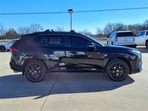 2022 Toyota RAV4 Hybrid SE