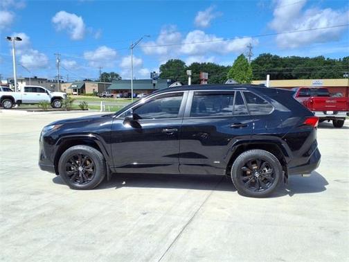 2022 Toyota RAV4 Hybrid SE