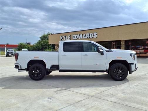 2025 GMC Sierra 2500 AT4