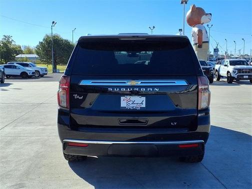 2022 Chevrolet Suburban LT