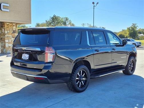 2022 Chevrolet Suburban LT