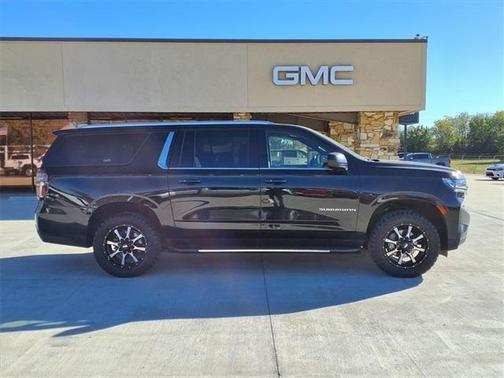 2022 Chevrolet Suburban LT