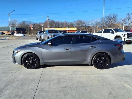 2023 Nissan Maxima SR