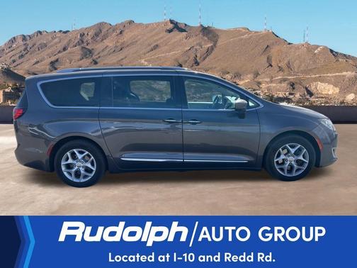 2017 Chrysler Pacifica Touring-L Plus