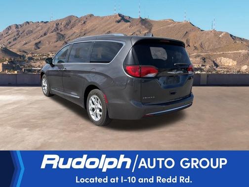 2017 Chrysler Pacifica Touring-L Plus