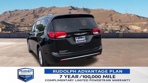 Brilliant Black Crystal Pearlcoat 2018 Chrysler Pacifica Touring-L