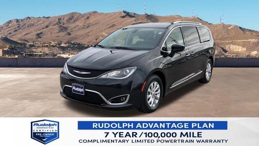 Brilliant Black Crystal Pearlcoat 2018 Chrysler Pacifica Touring-L