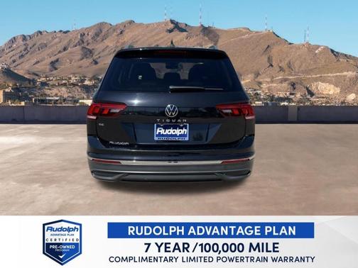 Deep Black Pearl Effect 2022 Volkswagen Tiguan 2.0T SE