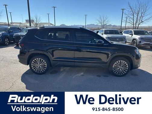 Deep Black Pearl Effect 2026 Volkswagen Taos 1.5T SE